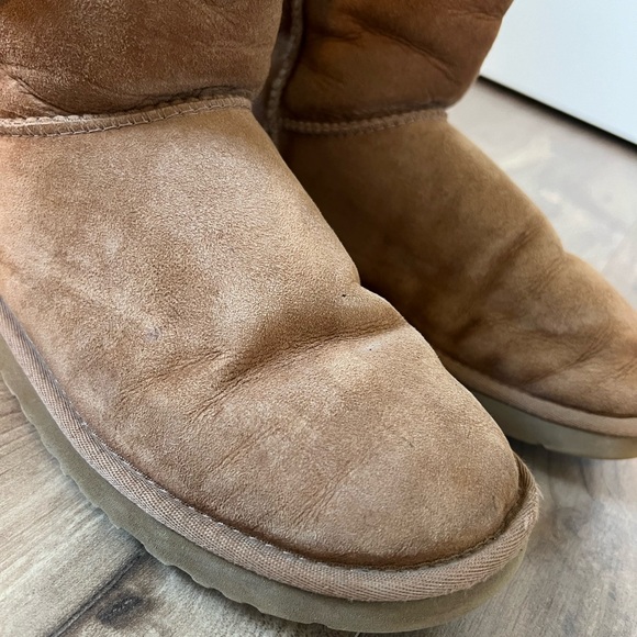 UGG Bailey Button Triple Button - Picture 11 of 11